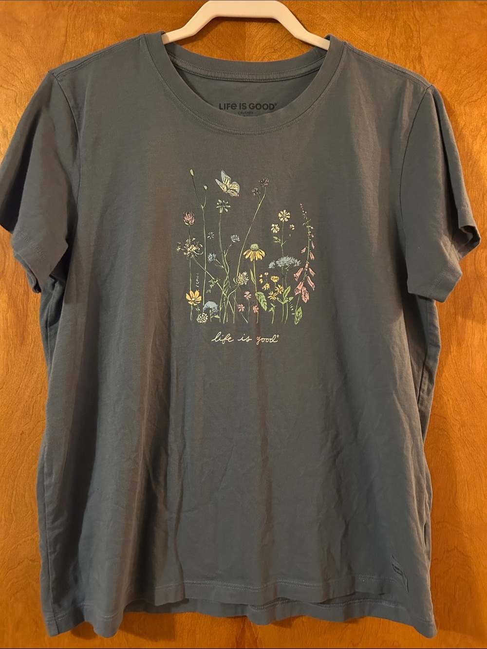 Life Is Good Blue Tee with Wildflower Graphic Women’s Large
